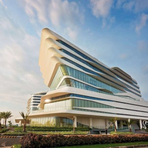 콘래드 마닐라 / 파사이 호텔