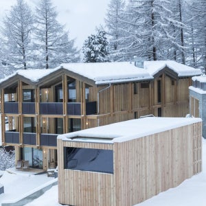 Nomad Lodge & Spa by CERVO / 체르마트역 (Zermatt) 호텔