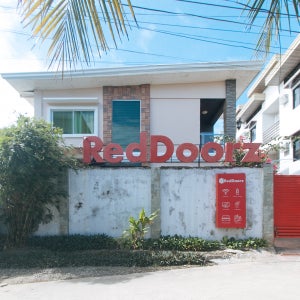 레드도어즈 호스텔 앳 세인트 폴 빌리지 라푸라푸