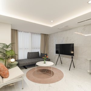 르컬렉티브 강남 예술의전당 로이움