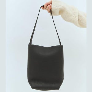 더로우 토트백 블랙 7331263 W1693 L129 BAG NS Hook 미디엄 후크 링크 스트랩 그레인 레더 124849556