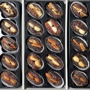 견과류를 품은 대추야자 선물세트 700g(30개입)