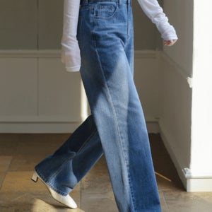 시크블루 스트레이트 핏 데님팬츠