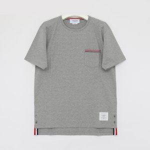 톰브라운 25SS 포켓삼선 클래식 크루넥 반팔 남성 티셔츠 MJS010A 01454 055