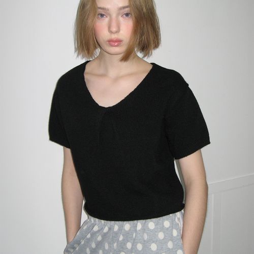 [론론] KNOT V NECK SHORT SLEEVE KNIT BLACK