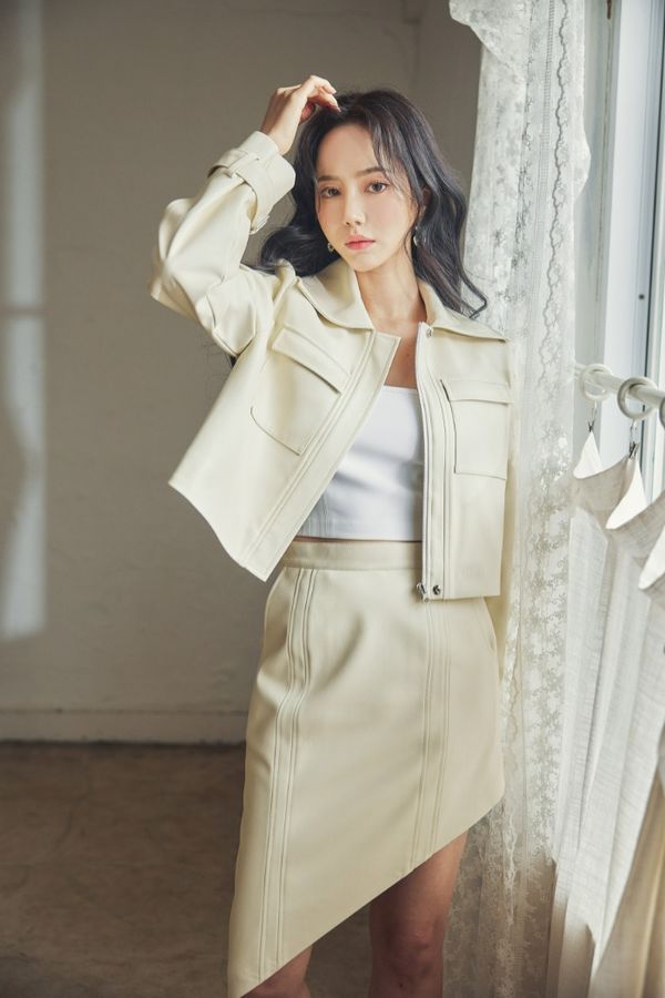 [에스윤] Cropped Leather Jacket
