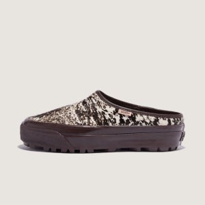 [반스 공식몰] 반스 프리미엄 뮬 스타일 17 포니 헤어 블랙 VN000D84CHU