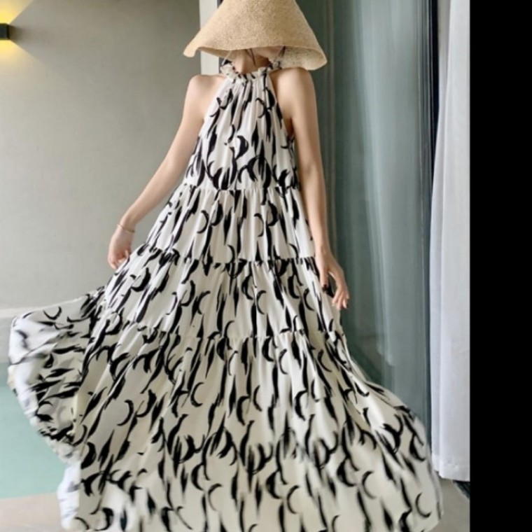 여름데일리룩 홀터넥 롱원피스 캐주얼 나시 비치웨어 필수템 해외여