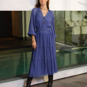 [바네사브루노] 라이트블루 헨리넥 스트랩 긴팔 원피스 VIDR5E112B1