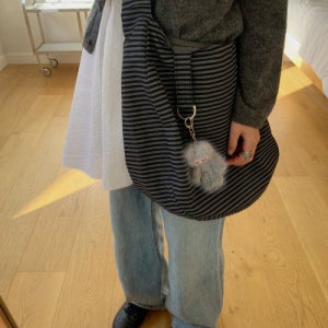 [잇자바이브] REVERSIBLE STRIPE BAG IBA25UB03GY