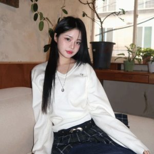 [제너럴아이디어] [ONLY ABLY ] 에센셜 브이넥 풀오버 [WHITE] / WBD3L05534