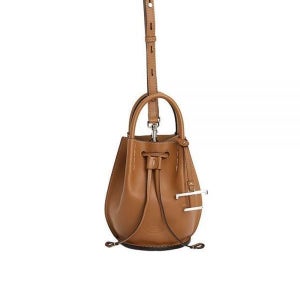 토즈 XBWBUZK0100UPP S410 LOGO CHARM LEATHER MINI BUCKET BAG XBWBUZK0100UPPS410 25 버즈 미니 버킷햇 벙거지 사파리 모자