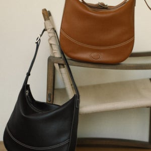 [몽드몽드] 소프트 레더 하프문 북백 bag-18