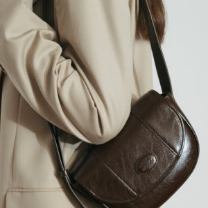 [몽드몽드] 클래식레더 하프문 미니백 4컬러 bag -100