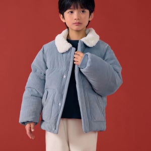 [무신사 스탠다드 키즈] 칼라드 코듀로이 푸퍼 숏 패딩 재킷 [클라우디 블루] MKDJJBZ09-CY