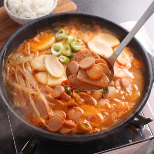 비법 육수로 더 깊고 진한 송탄식 부대찌개 400g 2팩