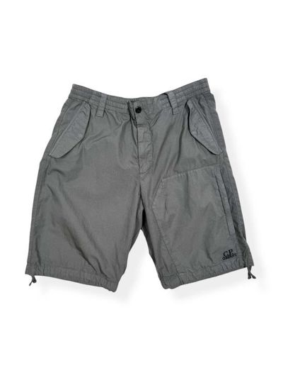 씨피 <b>컴퍼니</b> 숏팬츠 C.P. Company 버뮤다 카고 반바지 스모크드 <b>페어</b>