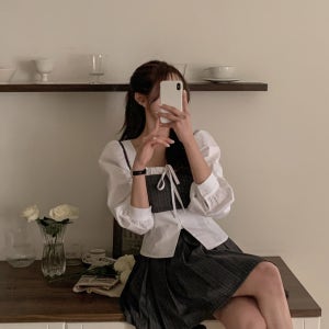 테사 스트라이프 뷔스티에(나시 슬리브리스 스트랩 스트라이프나시 레이어드룩 세트상품 스커트세트 뷔스티에세트 청순 기본템 데일리룩 꾸안꾸 데이트룩)