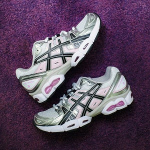 아식스 젤 님버스 9 화이트 블랙 / 1202A278-103