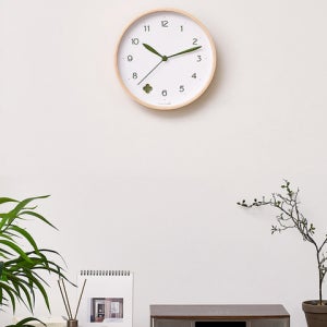 [오더블유씨] 럭키클로버 플라이우드 벽걸이 벽시계 S(스탠드포함) 255mm