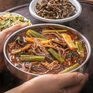 줄서서 먹는 인기맛집 사골시래기육개장