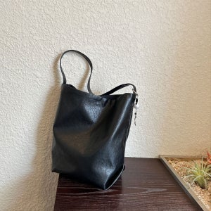 가죽 데일리 에코백, 에이스티치