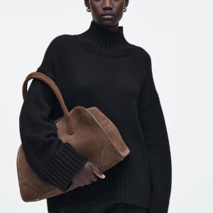 [COS 코스] STUDIO 스몰 볼링백 - 레더 (1230181004)