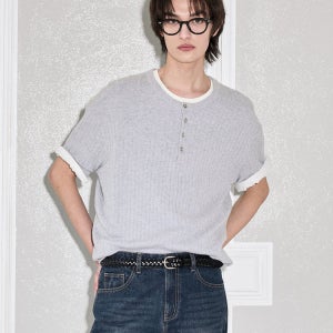 [티엔지티] Compact Henley Neck Knit Top (Gray) TNSW5E201G2