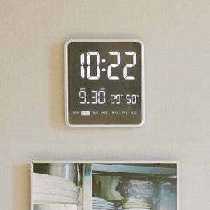[오더블유씨] 실루엣 스퀘어 디지털 캘린더 벽탁상겸용 시계