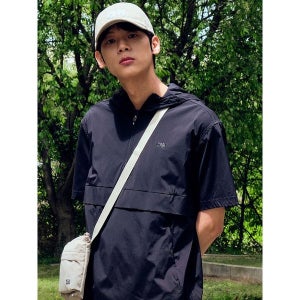 [씨엔엔 어패럴]  트래블 후드 라이트 우븐 아노락 블랙_CA23TOV201BLK