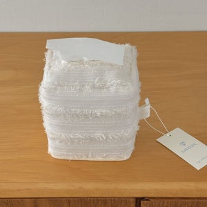 러브론 리치 프린지 티슈케이스 미니 정사각 아이보리