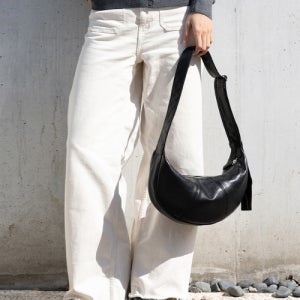 [매드고트] 스플릿 하프문 메신저백_블랙 (Small) 5008226234