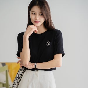 [벨유] 블레스 자수 반팔 티셔츠[나들이룩,기본티,봄데일리룩,티셔츠,반팔티]