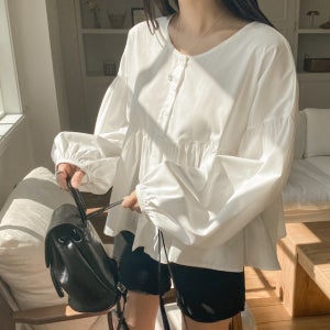 봄신상 하객룩 투웨이 벌룬소매 플레어 블라우스