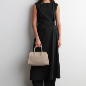 [COS 코스] STUDIO 미니 볼링백 - 스웨이드 (1272308003)