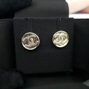 샤넬 CC로고 심플 라운드 귀걸이 AB7964
