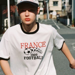 [곤니치와봉쥬르] 링거 스포르팅 티(화이트/블랙) CB25SRSTWBK