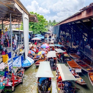 수상시장 & 랏차부리 명소 일일 투어 (방콕 출발)
