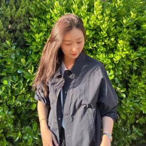 [헤지스 여성] 네이비 셔츠 카라 경량 숏 점퍼 HSJU5B304N2