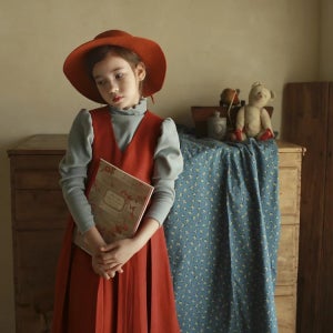 [럭키밤비네] 브이넥 플리츠 포멀 원피스_브릭