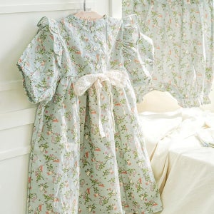 쪼꼬미는 동화나라의 토끼를 만나러 가는 길이죠 - lace point blue bunny cute baby cotton dress