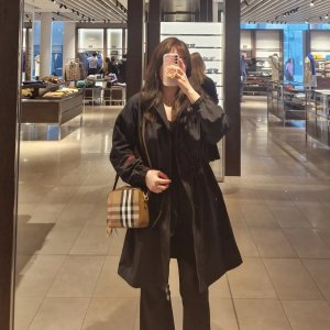 버버리 뉴 벌리 롱 자켓 나일론 후드 여성 바람막이 블랙 80842671 81040931 BIRLEY