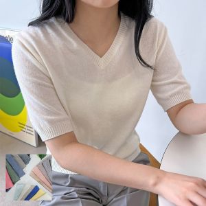 여자 브이넥 반팔 니트<b>티 스탠다드</b> 데일리 가을 패션 기본브이넥니트티 슬랙스코디 <b>직장인</b>니트티 기본니트