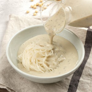 국산 백태와 서리태로 만든 고소한 콩물 콩국물 430ml 4팩