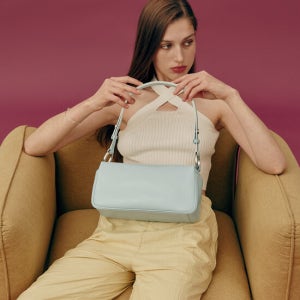 코이무이 Pillow Bag 29_Lizard (Baby Blue)