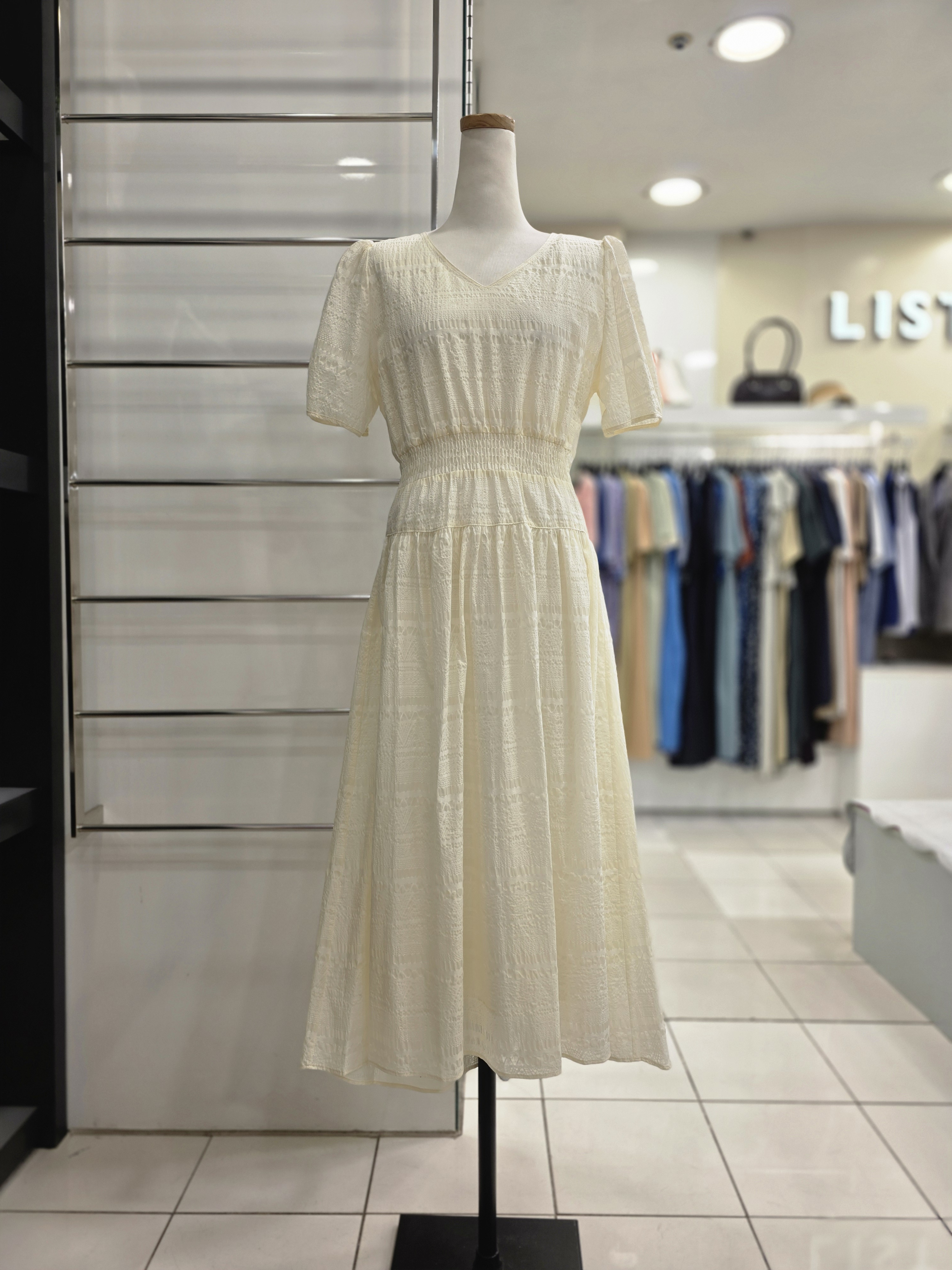 리스트 LIST 25여름 브이넥 아일렛 레이스 롱 원피스 - TWWOPP62010