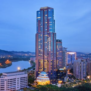 [주말 추가 요금 없음] 쉐라톤 포 포인츠 심천 호텔 숙박 패키지 | 크리스마스 특가 | 12.24 숙박 시 엄선된 객실로 무료 업그레이드