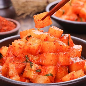 [무료배송에 덤증정까지!] 설렁탕집 생각나는 깍두기 1+1