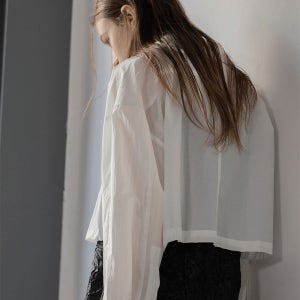 모슈파모슈 MORCEAU Wrinkle Crop Shirt (White)