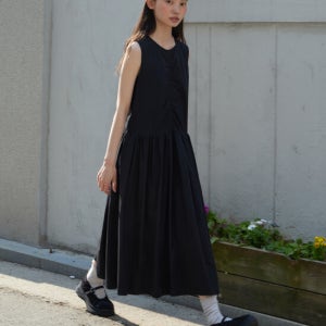 스텝어라운드 Pleated Sleeveless One-Piece_Black